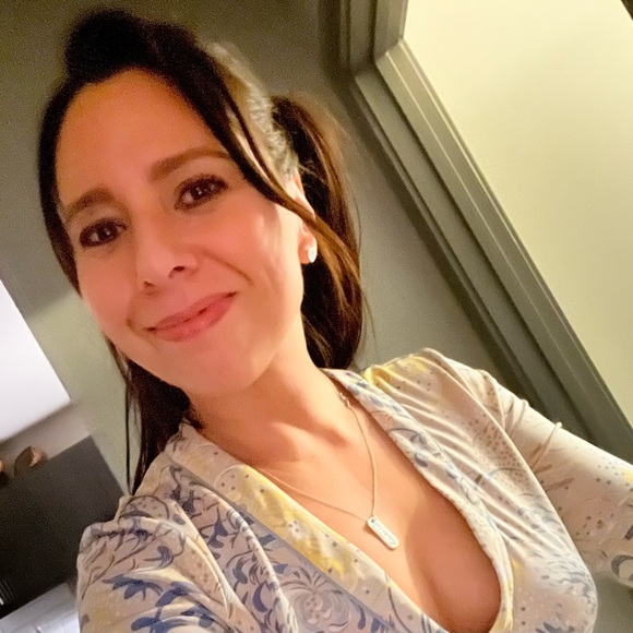 Meet your Posher, Yvonne - Picture 1 of 1